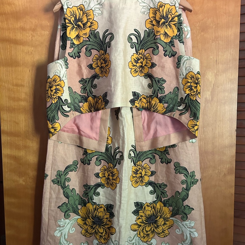 FARM Rio Floral skirt and top  - Pink and Yellow line. New with tags size small